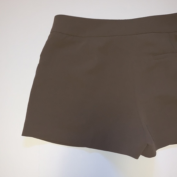 Aritzia Wilfred Dressy Structured Shorts - Women’s Size 2 - Picture 5 of 9